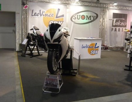 Umgebautes Motorrad Honda CBR1000RR Fireblade von Direct Performance - Bild 12 Umgebautes Motorrad Honda CBR1000RR Fireblade von Direct Performance - Bild 12