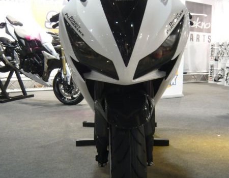 Umgebautes Motorrad Honda CBR1000RR Fireblade von Direct Performance - Bild 19 Umgebautes Motorrad Honda CBR1000RR Fireblade von Direct Performance - Bild 19