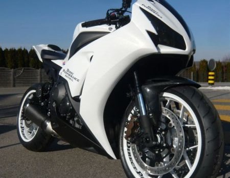 Umgebautes Motorrad Honda CBR1000RR Fireblade von Direct Performance - Bild 22 Umgebautes Motorrad Honda CBR1000RR Fireblade von Direct Performance - Bild 22