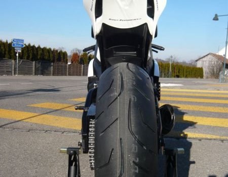 Umgebautes Motorrad Honda CBR1000RR Fireblade von Direct Performance - Bild 24 Umgebautes Motorrad Honda CBR1000RR Fireblade von Direct Performance - Bild 24