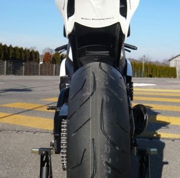 Umgebautes Motorrad Honda CBR1000RR Fireblade von Direct Performance - Bild 25 Umgebautes Motorrad Honda CBR1000RR Fireblade von Direct Performance - Bild 25