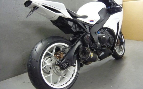 Umgebautes Motorrad Honda CBR1000RR Fireblade von Direct Performance - Bild 8 Umgebautes Motorrad Honda CBR1000RR Fireblade von Direct Performance - Bild 8
