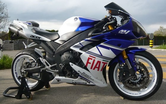 Umgebautes Motorrad Yamaha R1 von Direct Performance - Bild 1 Umgebautes Motorrad Yamaha R1 von Direct Performance - Bild 1