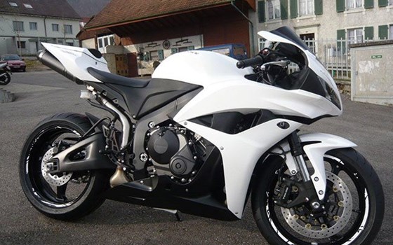 Umgebautes Motorrad Honda CBR600RR von Direct Performance - Bild 3 Umgebautes Motorrad Honda CBR600RR von Direct Performance - Bild 3