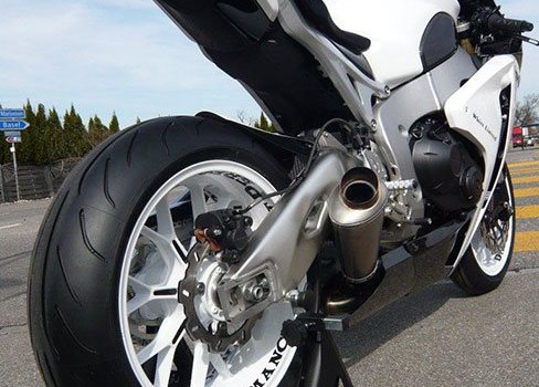 Umgebautes Motorrad Honda CBR1000RR Fireblade von Direct Performance - Bild 14 Umgebautes Motorrad Honda CBR1000RR Fireblade von Direct Performance - Bild 14