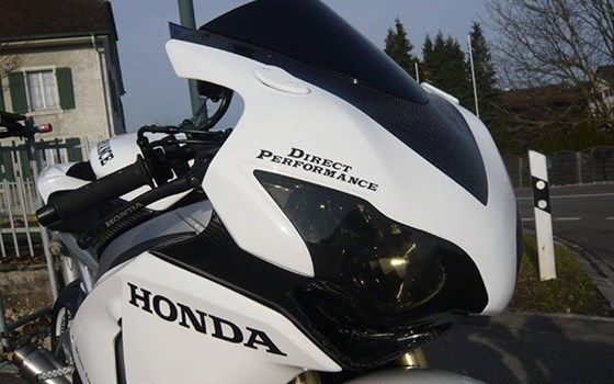 Umgebautes Motorrad Honda CBR1000RR Fireblade von Direct Performance - Bild 15 Umgebautes Motorrad Honda CBR1000RR Fireblade von Direct Performance - Bild 15