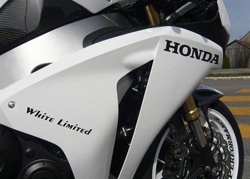 Umgebautes Motorrad Honda CBR1000RR Fireblade von Direct Performance - Bild 18 Umgebautes Motorrad Honda CBR1000RR Fireblade von Direct Performance - Bild 18