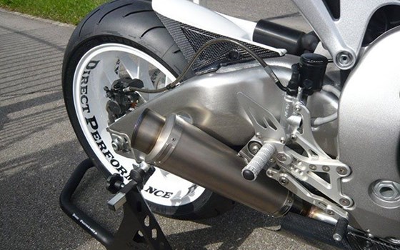Umgebautes Motorrad Honda CBR1000RR Fireblade von Direct Performance - Bild 25 Umgebautes Motorrad Honda CBR1000RR Fireblade von Direct Performance - Bild 25