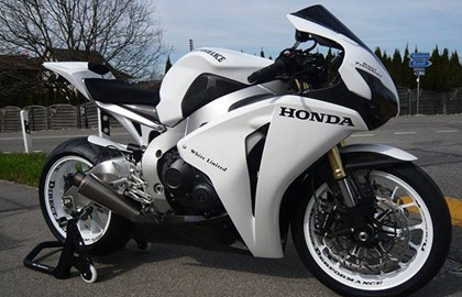 Honda CBR1000RR Fireblade Custom Bike Honda CBR1000RR Fireblade Custom Bike