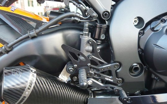 Umgebautes Motorrad Honda CBR1000RR Fireblade von Direct Performance - Bild 8