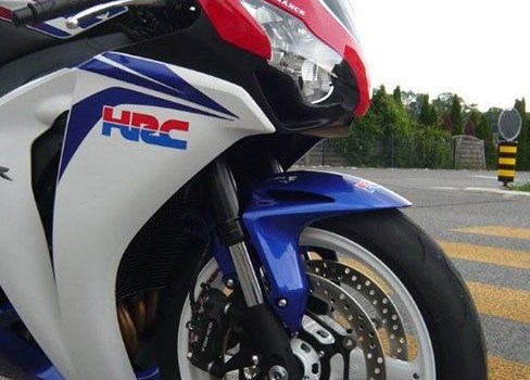Umgebautes Motorrad Honda CBR1000RR Fireblade von Direct Performance - Bild 2 Umgebautes Motorrad Honda CBR1000RR Fireblade von Direct Performance - Bild 2