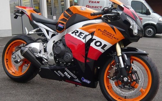 Umgebautes Motorrad Honda CBR1000RR Fireblade von Direct Performance - Bild 1 Umgebautes Motorrad Honda CBR1000RR Fireblade von Direct Performance - Bild 1