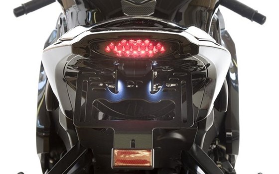 Umgebautes Motorrad Honda CBR1000RR Fireblade von Direct Performance - Bild 11 Umgebautes Motorrad Honda CBR1000RR Fireblade von Direct Performance - Bild 11