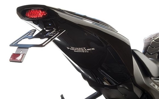 Umgebautes Motorrad Honda CBR1000RR Fireblade von Direct Performance - Bild 3 Umgebautes Motorrad Honda CBR1000RR Fireblade von Direct Performance - Bild 3