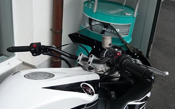 Umgebautes Motorrad Honda CBR1000RR Fireblade von Direct Performance - Bild 4 Umgebautes Motorrad Honda CBR1000RR Fireblade von Direct Performance - Bild 4