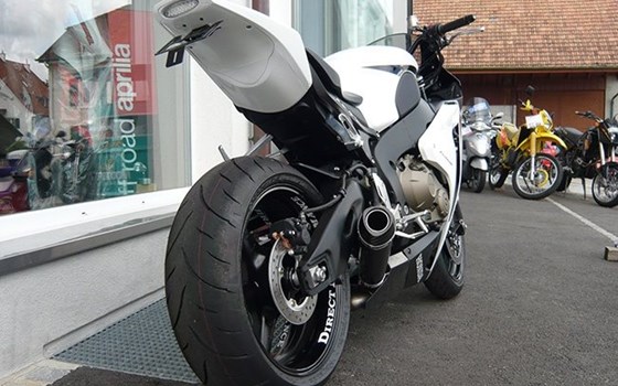 Umgebautes Motorrad Honda CBR1000RR Fireblade von Direct Performance - Bild 5 Umgebautes Motorrad Honda CBR1000RR Fireblade von Direct Performance - Bild 5