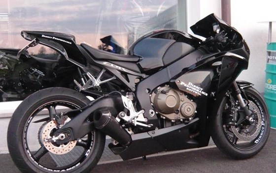 Umgebautes Motorrad Honda CBR1000RR Fireblade von Direct Performance - Bild 4