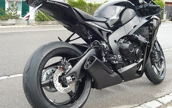 Umgebautes Motorrad Honda CBR1000RR Fireblade von Direct Performance - Bild 2 Umgebautes Motorrad Honda CBR1000RR Fireblade von Direct Performance - Bild 2