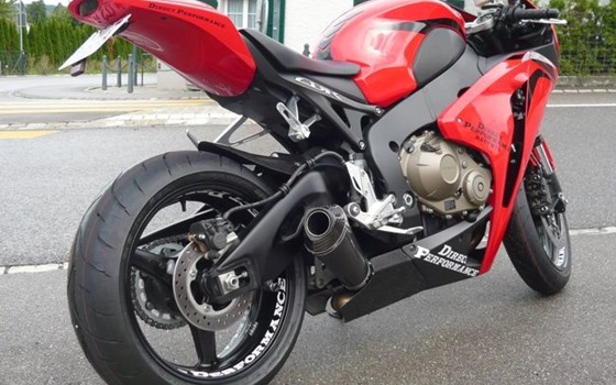Umgebautes Motorrad Honda CBR1000RR Fireblade von Direct Performance - Bild 3 Umgebautes Motorrad Honda CBR1000RR Fireblade von Direct Performance - Bild 3
