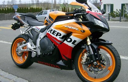 Honda CBR1000RR Fireblade Custom Bike
