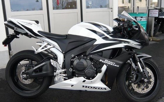 Umgebautes Motorrad Honda CBR600RR von Direct Performance - Bild 1 Umgebautes Motorrad Honda CBR600RR von Direct Performance - Bild 1