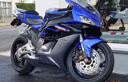 Honda CBR1000RR Fireblade Custom Bike