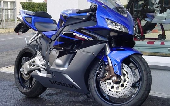 Umgebautes Motorrad Honda CBR1000RR Fireblade von Direct Performance - Bild 1 Umgebautes Motorrad Honda CBR1000RR Fireblade von Direct Performance - Bild 1