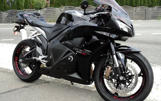 Umgebautes Motorrad Honda CBR600RR von Direct Performance - Bild 1 Umgebautes Motorrad Honda CBR600RR von Direct Performance - Bild 1