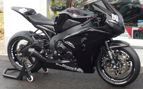 Umgebautes Motorrad Honda CBR1000RR Fireblade von Direct Performance - Bild 1 Umgebautes Motorrad Honda CBR1000RR Fireblade von Direct Performance - Bild 1