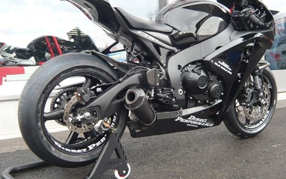 Umgebautes Motorrad Honda CBR1000RR Fireblade von Direct Performance - Bild 4 Umgebautes Motorrad Honda CBR1000RR Fireblade von Direct Performance - Bild 4