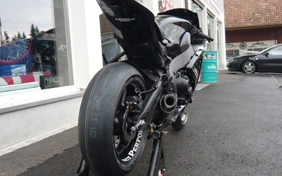 Umgebautes Motorrad Honda CBR1000RR Fireblade von Direct Performance - Bild 5 Umgebautes Motorrad Honda CBR1000RR Fireblade von Direct Performance - Bild 5