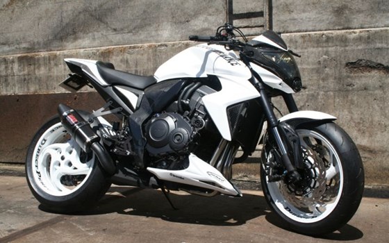 Umgebautes Motorrad Honda CB 1000 R von Direct Performance - Bild 1 Umgebautes Motorrad Honda CB 1000 R von Direct Performance - Bild 1