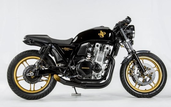 Umgebautes Motorrad Honda CB 1100 von Direct Performance - Bild 12 Umgebautes Motorrad Honda CB 1100 von Direct Performance - Bild 12