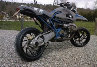 BMW HP2 Megamoto