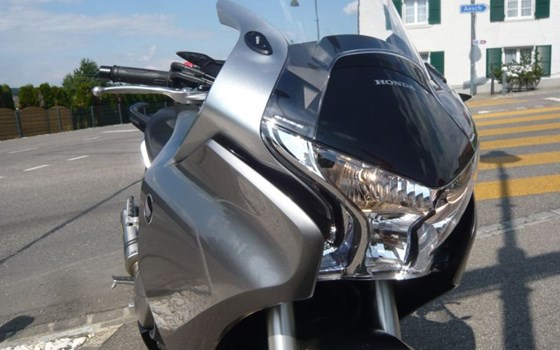 Umgebautes Motorrad Honda VFR 1200 F von Direct Performance - Bild 3 Umgebautes Motorrad Honda VFR 1200 F von Direct Performance - Bild 3