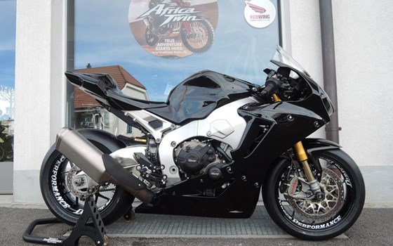 Umgebautes Motorrad Honda CBR1000RR Fireblade von Direct Performance - Bild 1 Umgebautes Motorrad Honda CBR1000RR Fireblade von Direct Performance - Bild 1