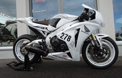 Honda CBR1000RR Fireblade Custom Bike