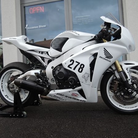 Honda CBR1000RR Fireblade A PSI-Swiss Racer