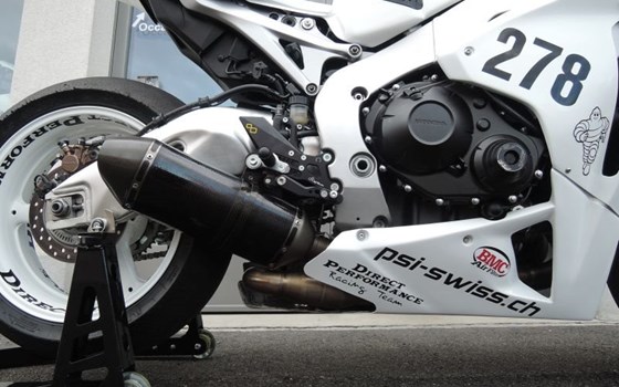 Umgebautes Motorrad Honda CBR1000RR Fireblade von Direct Performance - Bild 4