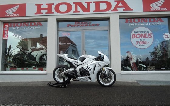 Umgebautes Motorrad Honda CBR1000RR Fireblade von Direct Performance - Bild 5