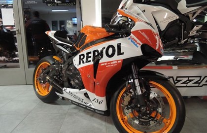 Honda CBR1000RR Fireblade Custom Bike