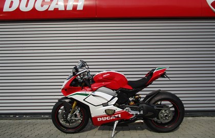 Ducati Panigale V4 Speciale Custom Bike