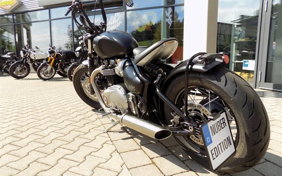 Umgebautes Motorrad Triumph Bonneville Bobber von Zweirad-Center Nuber GmbH - Bild 2 Umgebautes Motorrad Triumph Bonneville Bobber von Zweirad-Center Nuber GmbH - Bild 2