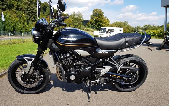 Umgebautes Motorrad Kawasaki Z900 RS von Motorradhaus Löhmer GmbH - Bild 2 Umgebautes Motorrad Kawasaki Z900 RS von Motorradhaus Löhmer GmbH - Bild 2