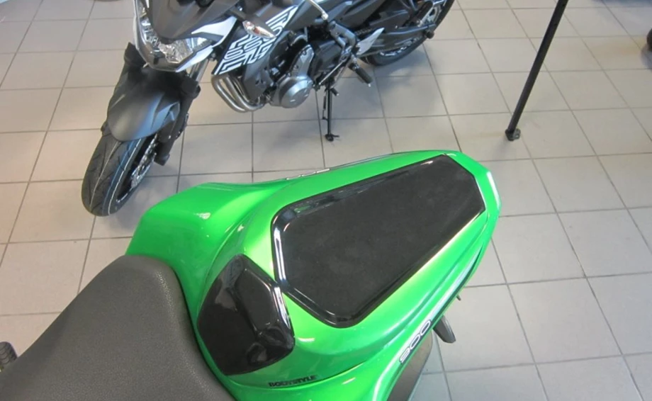 Rebuilt motorbike Kawasaki Z900 Bild 7: Rebuilt motorbike Kawasaki Z900