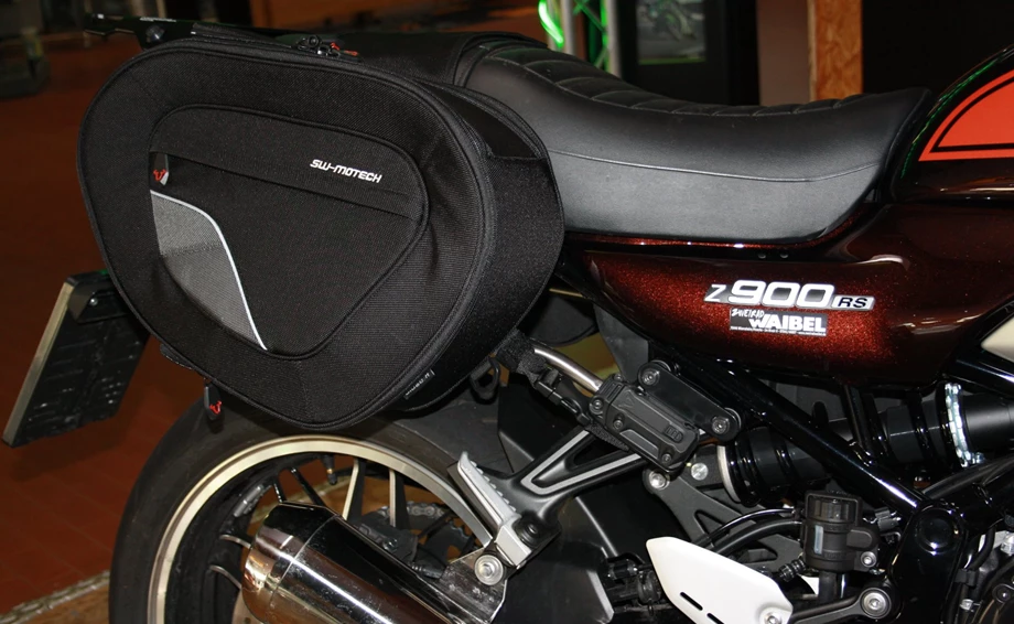 Umbgebautes Motorrad Kawasaki Z900 RS Bild 8: Umbgebautes Motorrad Kawasaki Z900 RS