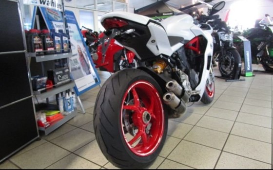 Umgebautes Motorrad Ducati SuperSport S von Team Wahlers GmbH - Bild 5 Umgebautes Motorrad Ducati SuperSport S von Team Wahlers GmbH - Bild 5