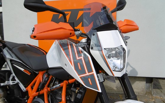 Umgebautes Motorrad KTM 690 Duke von Zweiradcenter Bernhardt - Bild 3 Umgebautes Motorrad KTM 690 Duke von Zweiradcenter Bernhardt - Bild 3