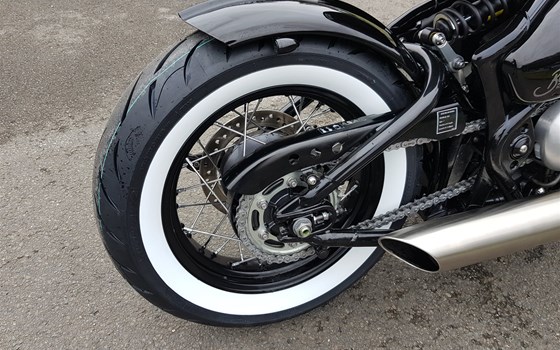 Umgebautes Motorrad Triumph Bonneville Bobber von Motorradhaus Löhmer GmbH - Bild 6 Umgebautes Motorrad Triumph Bonneville Bobber von Motorradhaus Löhmer GmbH - Bild 6