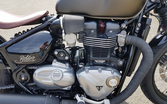 Umgebautes Motorrad Triumph Bonneville Bobber von Motorradhaus Löhmer GmbH - Bild 6 Umgebautes Motorrad Triumph Bonneville Bobber von Motorradhaus Löhmer GmbH - Bild 6